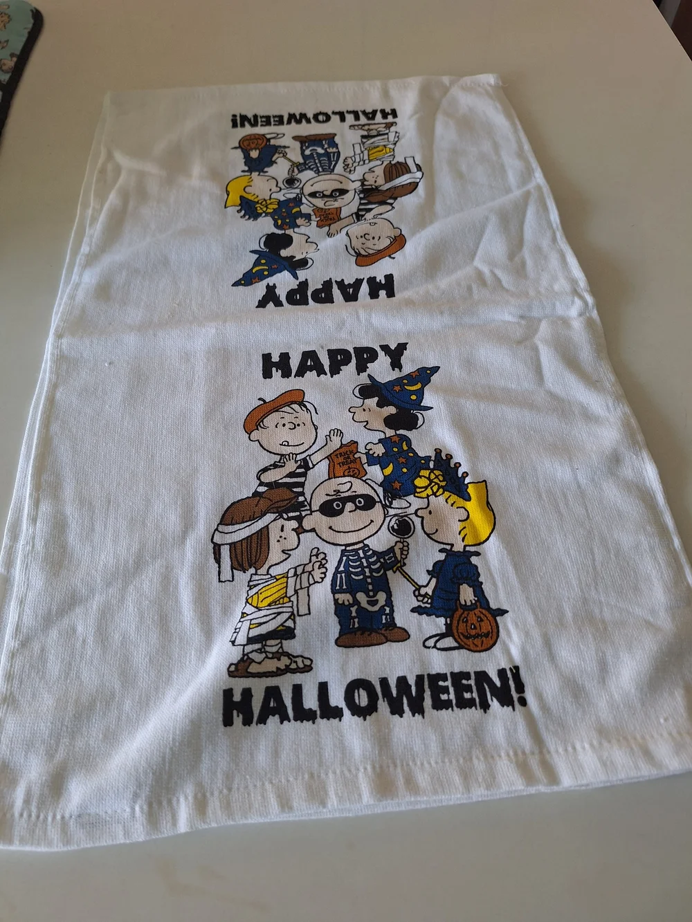 Peanuts Halloween Yellow Spoon and White Kitchen Towel Set